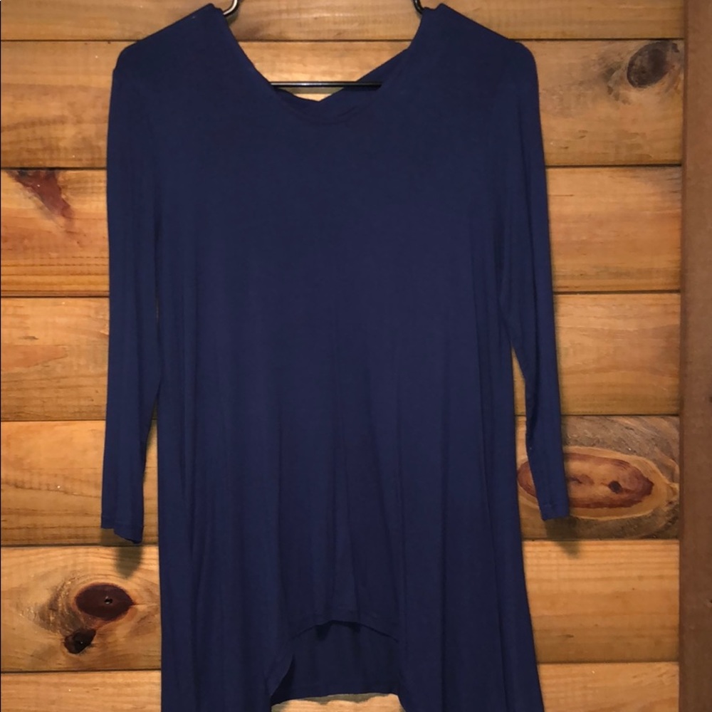Navy top never worn 3/4 sleeve size small